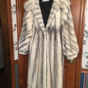 White & Gray Long Mink Fur
